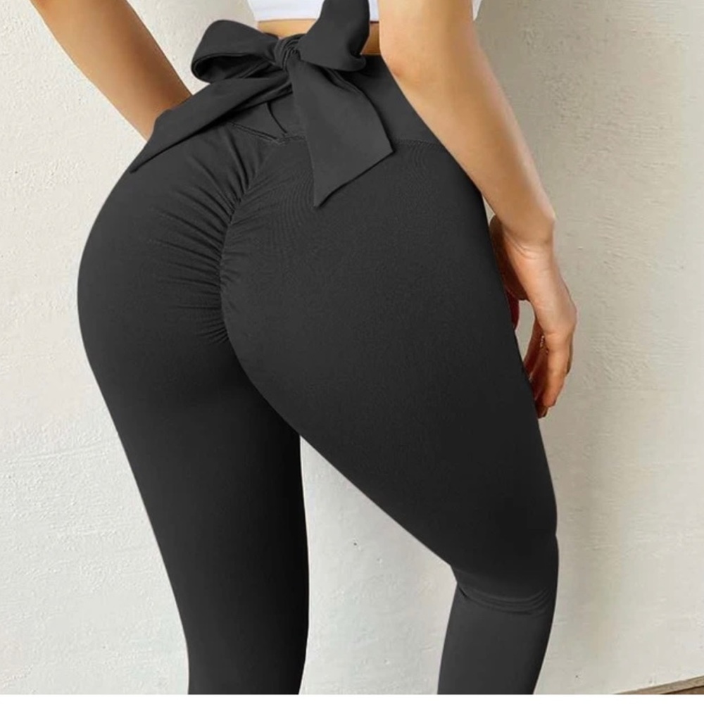 Astoria Activewear Scrunch bow legging